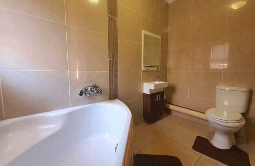 Mahikeng Cabin | 2 people Room in one of the select guesthouses in Mahikeng!