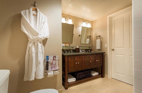 Cupertino Hotel | 2 Queen Beds, Pool, Free Breakfast, Minutes To The Tech Museum of Innovation!