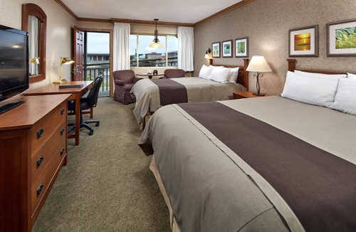 San Simeon Hotel | 2 Queen Beds Room | Oceanfront Resort w/Outdoor Firepits and Pool