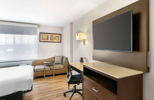 Central Sacramento Hotel | 2 Relaxing Rooms Near Discovery Park – Adventurers Welcome