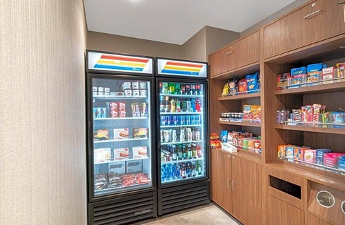 South San Jose Hotel | 2-Star Hotel ∙ Hampton Inn San Jose Cherry Ave, CA