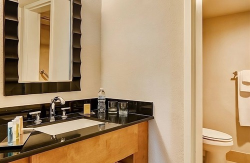 Berkeley Hotel | 2 Units | Bay Getaway Near Marina | Pool, Pet Friendly, Parking