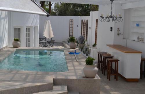 Woodmead House | 2 Woodmead Suites