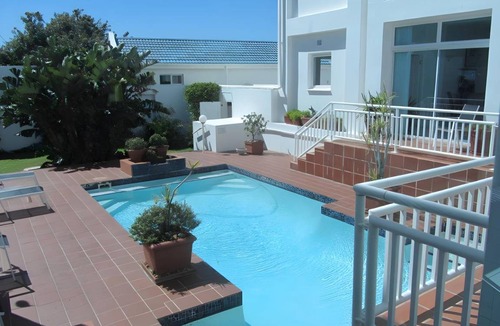 West Bank Bed & Breakfast | 20 m² Bed and breakfast ∙ 4 guests