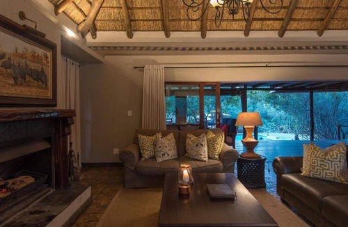 Thorny Bush Game Reserve Cabin | 20 m² Lodge ∙ 2 guests