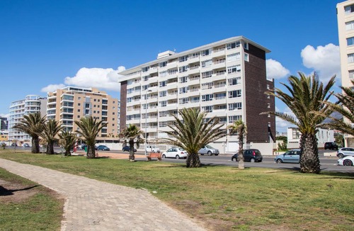 Mouille Point Apartment | 20 m² Studio flat ∙ 1 bedroom ∙ 2 guests