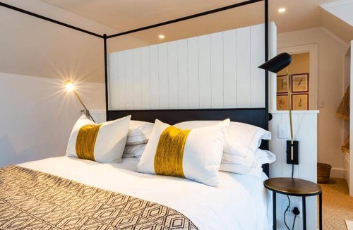 Keurboomstrand Bed & Breakfast | 200 m² Bed and breakfast ∙ 3 bedrooms ∙ 6 guests