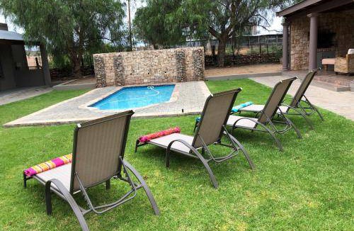 Kannaland House | 200 m² Farmhouse ∙ 3 bedrooms ∙ 8 guests