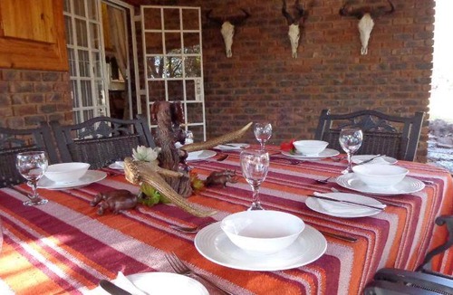 Vaalwater House | 200 m² House ∙ 4 bedrooms ∙ 8 guests