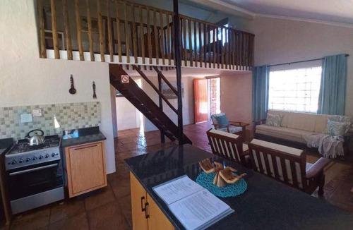 Vaalwater House | 200 m² House ∙ 4 bedrooms ∙ 8 guests