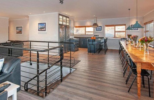 Van Dyks Bay House | 200 m² House ∙ 5 bedrooms ∙ 10 guests