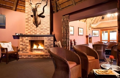 Mid Illovo Cabin | 200 m² Lodge ∙ 3 bedrooms ∙ 10 guests
