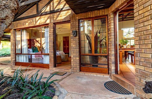 Hazyview Cabin | 200 m² Lodge ∙ 6 bedrooms ∙ 12 guests