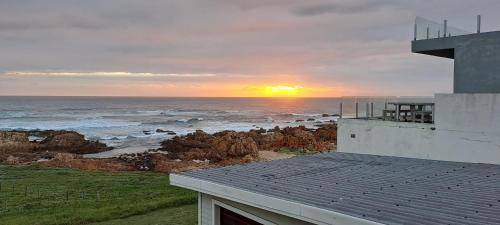Buffalo Bay Resort | 200 m² Resort ∙ 6 bedrooms ∙ 12 guests