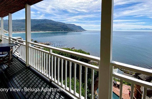 Fish Hoek Apartment | 200 m² Serviced apartment ∙ 3 bedrooms ∙ 127 guests