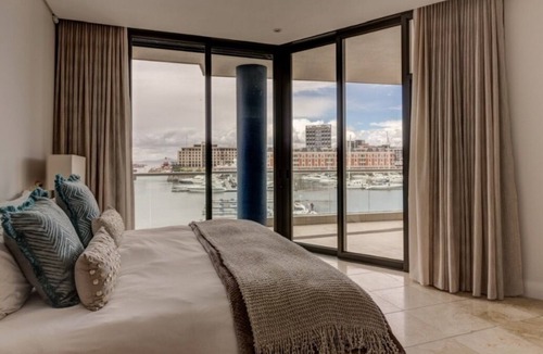 Victoria and Alfred Waterfront Apartment | 203 Pembroke Serviced Apartment