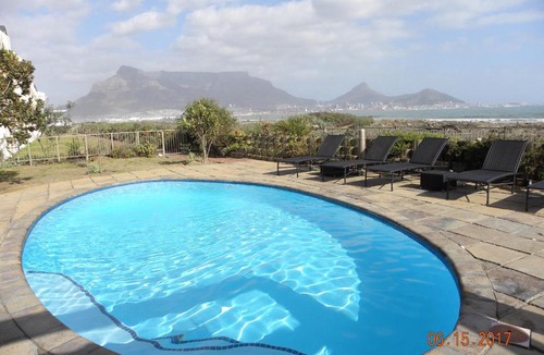 Lagoon Beach Apartment | 204 Leisure Bay