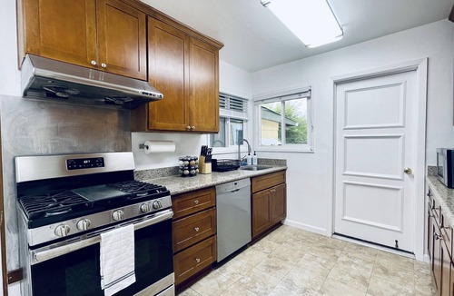 North Central House | 205 Central Cozy 3B1b home in San Mateo/garage parking