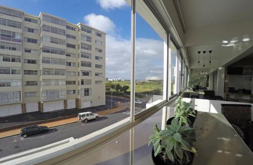 Mouille Point Hotel | 205 New Cumberland
