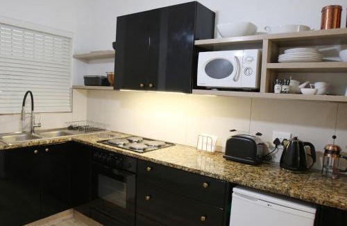 Mouille Point Hotel | 205 New Cumberland