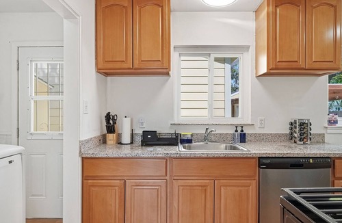 Livermore House | 2056 Spacious 4-bedroom house in peaceful Livermore with AC
