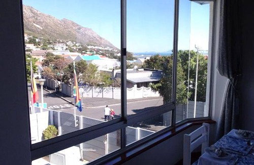 Gordons Bay Central Bed & Breakfast | 21 m² Bed and breakfast ∙ 8 guests
