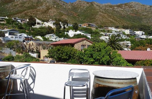 Gordons Bay Central Bed & Breakfast | 21 m² Bed and breakfast ∙ 8 guests