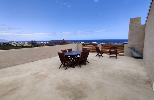 Betty's Bay Cottage | 210 Degrees South, paradise in Sunny Seas
