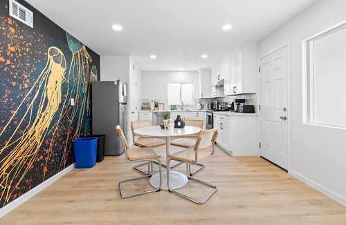 Redwood City House | 222 - New, Stylish Quiet 2B1B w/Yard near Stanford