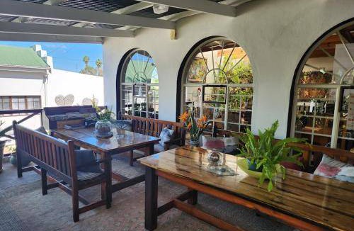 Oudtshoorn Bed & Breakfast | 23 m² Bed and breakfast ∙ 127 guests