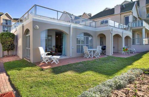 Pollok Beach Apartment | 230 m² Apartment ∙ 3 bedrooms ∙ 12 guests