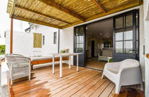 Still Bay House | 230 m² Farmhouse ∙ 3 bedrooms ∙ 6 guests