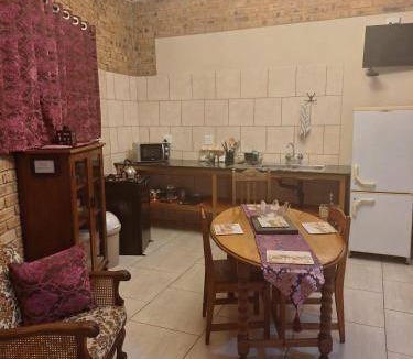 Vanderbijlpark Bed & Breakfast | 24 m² Bed and breakfast ∙ 3 guests