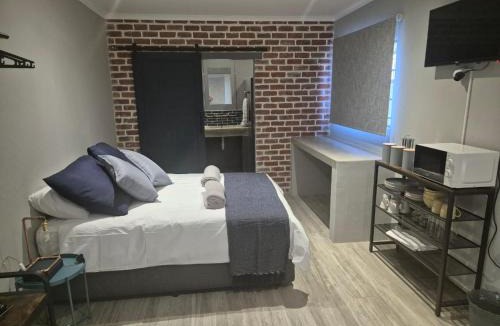 Montana House | @241 Enkeldoorn Guesthouse
