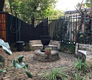 Garsfontein Apartment | 25 m² Apartment ∙ 1 bedroom ∙ 4 guests