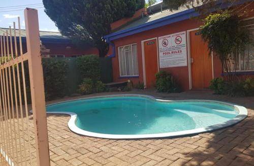 Mahikeng Cabin | 25 m² Lodge ∙ 2 guests