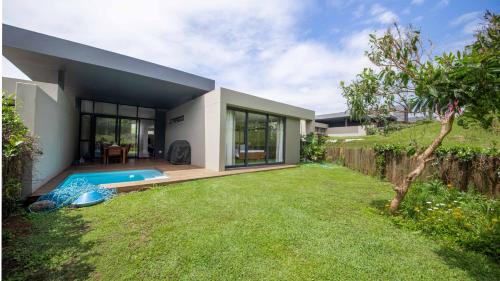 Shaka's Rock Apartment | 25 Tahari Estate