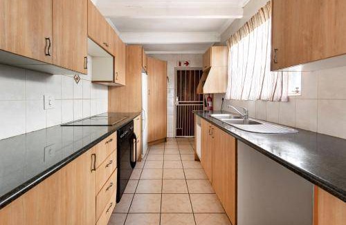 Bedfordview Bed & Breakfast | 250 m² Bed and breakfast ∙ 4 guests