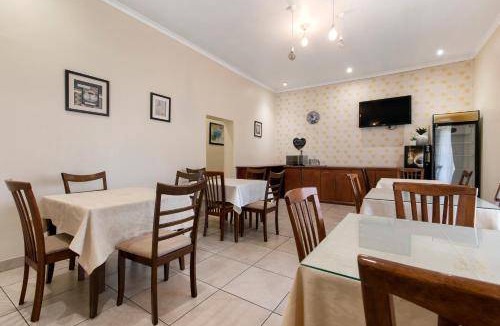 Bedfordview Bed & Breakfast | 250 m² Bed and breakfast ∙ 4 guests