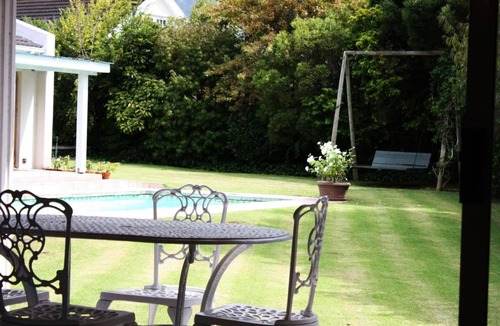 Constantia House | 250 m² House ∙ 127 guests