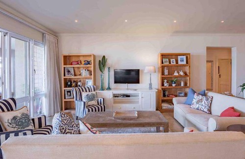 Shaka's Rock Apartment | 254 m² Apartment ∙ 3 bedrooms ∙ 6 guests
