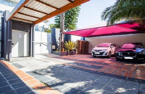 Three Anchor Bay Bed & Breakfast | 26 m² Bed and breakfast ∙ 127 guests