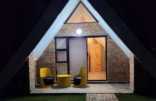 Hammanskraal Cabin | 26 m² Lodge ∙ 2 guests