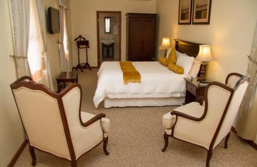Komani House | 26 On Chamberlain Guest House