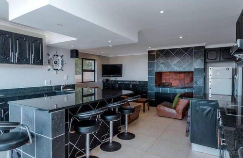 De Kelders House | 266 m² House ∙ 5 bedrooms ∙ 17 guests
