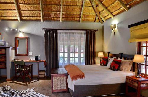 Lephalale Cabin | 269 m² Lodge ∙ 5 bedrooms ∙ 10 guests