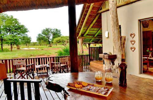 Lephalale Cabin | 269 m² Lodge ∙ 5 bedrooms ∙ 10 guests