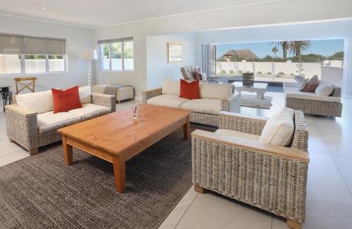Eastcliff Villa | 269 on Main Holiday Home