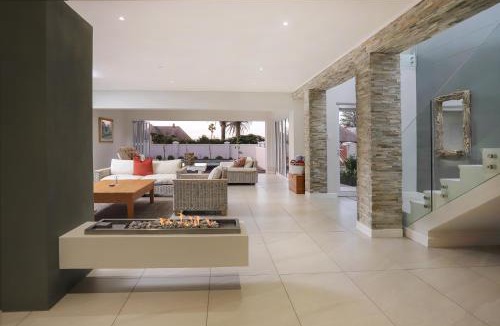 Eastcliff Villa | 269 on Main Holiday Home