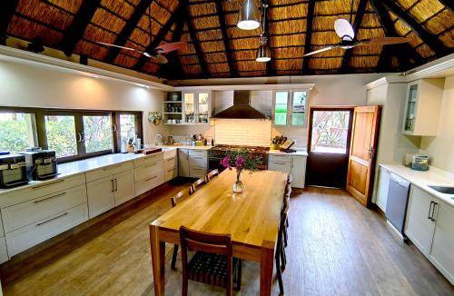 Waterberg House | 270 m² House ∙ 7 bedrooms ∙ 14 guests